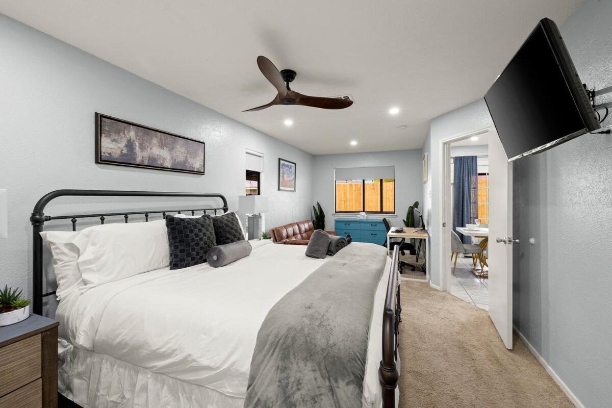 5Br Retreat With Game Room, Hot Tub & Big Yard - Sleeps 16 - 15 Min To Dt Austin Exterior photo