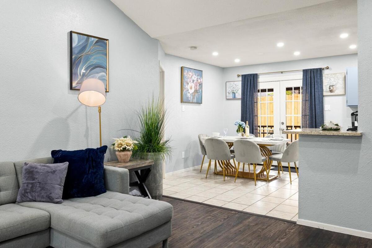 5Br Retreat With Game Room, Hot Tub & Big Yard - Sleeps 16 - 15 Min To Dt Austin Exterior photo